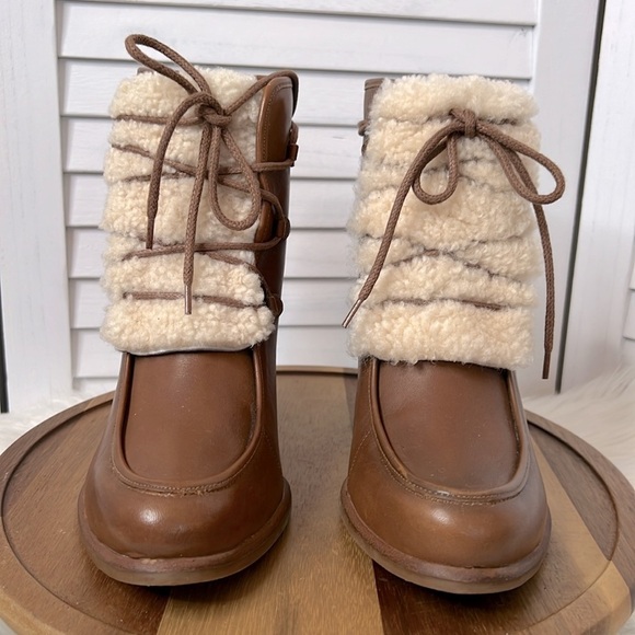 UGG Analise Camel Leather Exposed Fur Sheepwook Ankle Lace Up Heel Bootie Sz. 10 - Picture 4 of 13